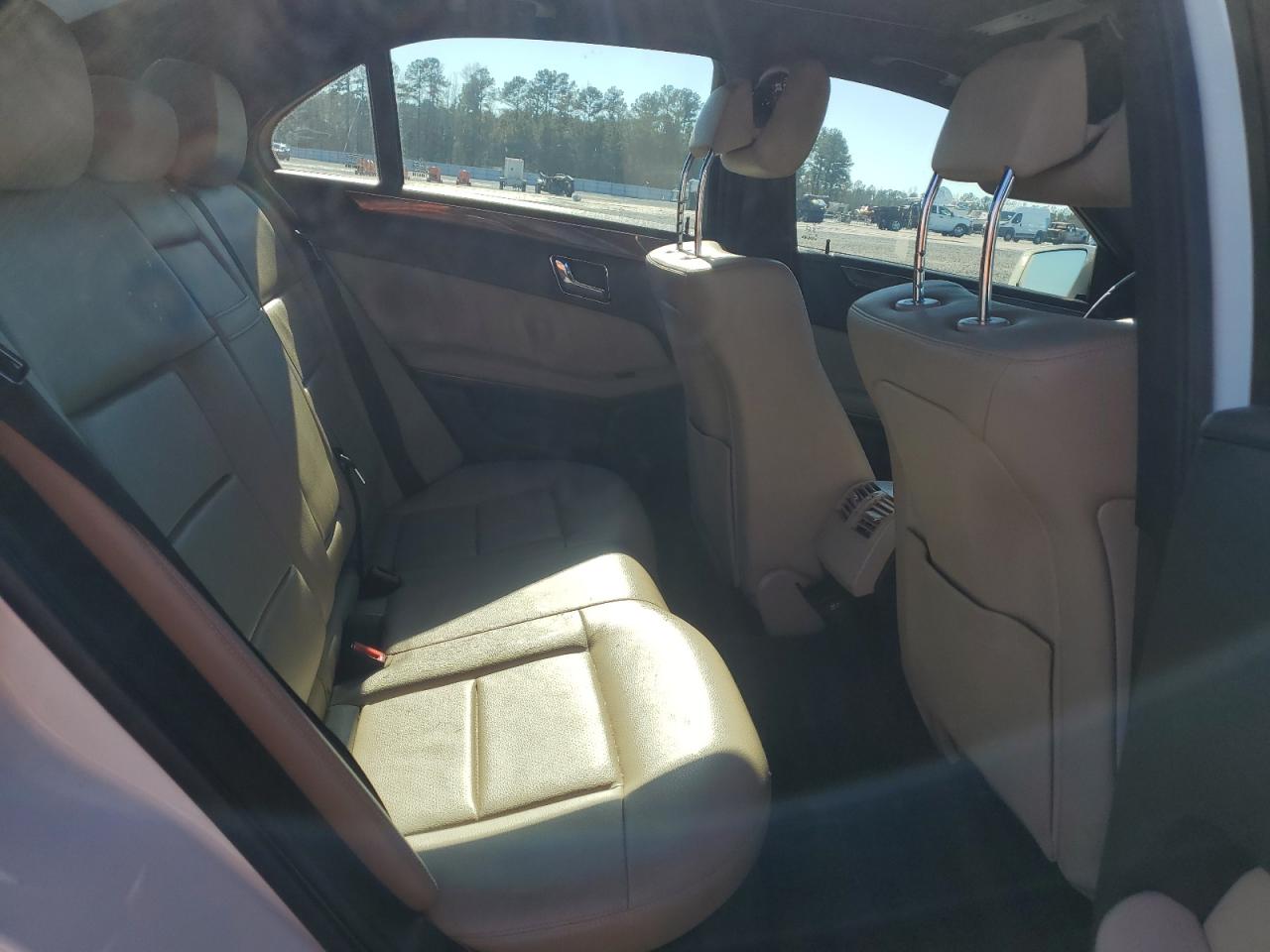 2011 Mercedes-Benz E-klasse VIN WDDHF5GB3BA515910 Copart auction photo, rear end damage thumbnail 11