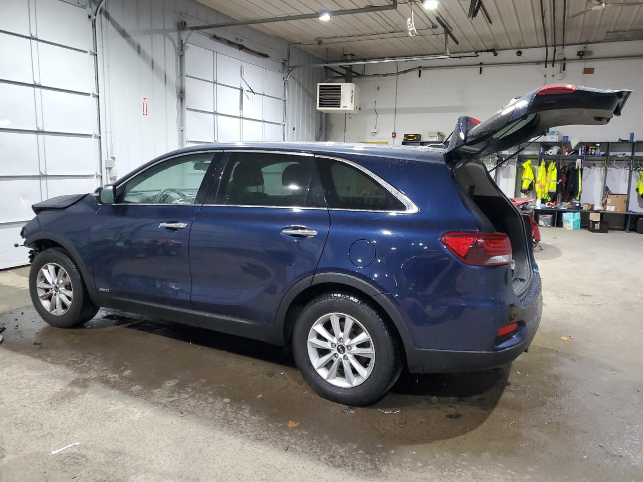 2019 KIA Sorento VIN 5XYPGDA5XKG466821 Copart auction photo, front end / minor dent/scratches damage thumbnail 2