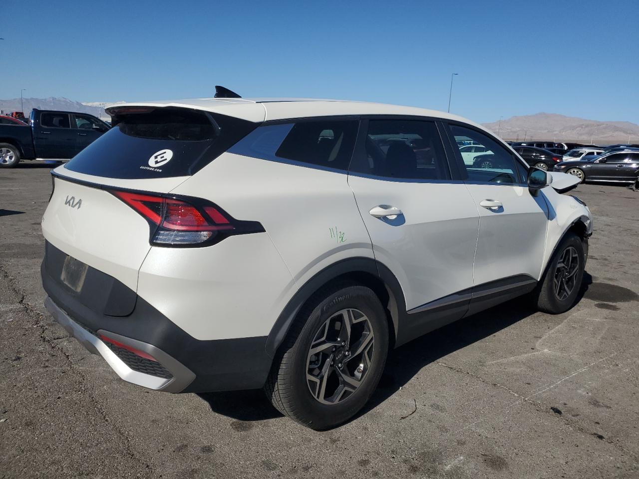 2023 KIA Sportage VIN KNDPU3AF2P7036653 Copart auction photo, front end damage thumbnail 3