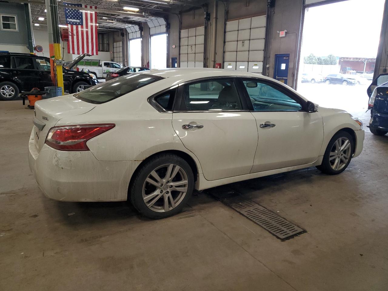 2013 Nissan Altima VIN 1N4BL3AP0DN433281 Copart auction photo, mechanical / minor dent/scratches damage thumbnail 3