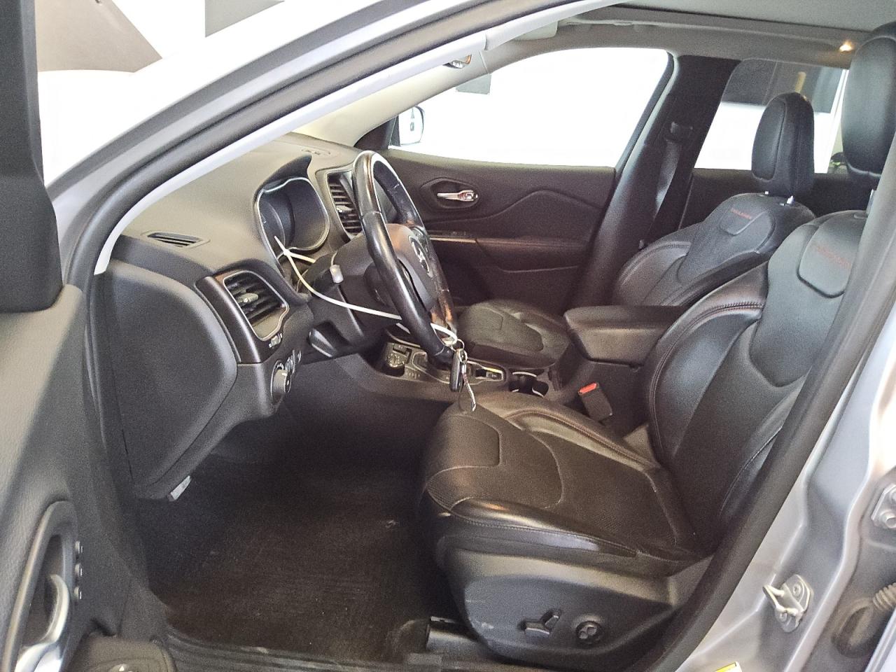 2019 Jeep Cherokee VIN 1C4PJMBN8KD225791 Copart auction photo, mechanical damage thumbnail 7