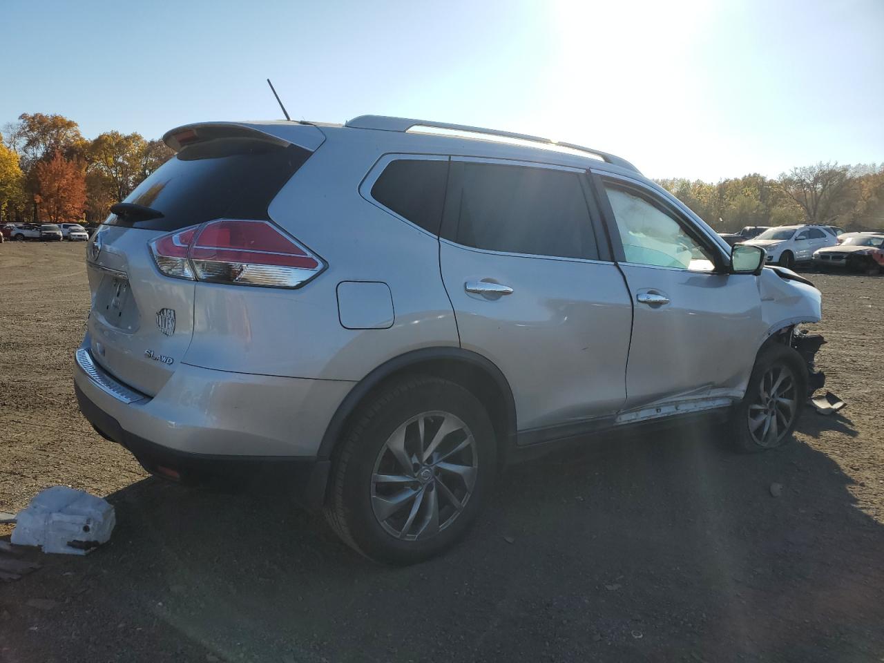 2015 Nissan Rogue VIN 5N1AT2MV9FC859054 Copart auction photo, front end / side damage thumbnail 3