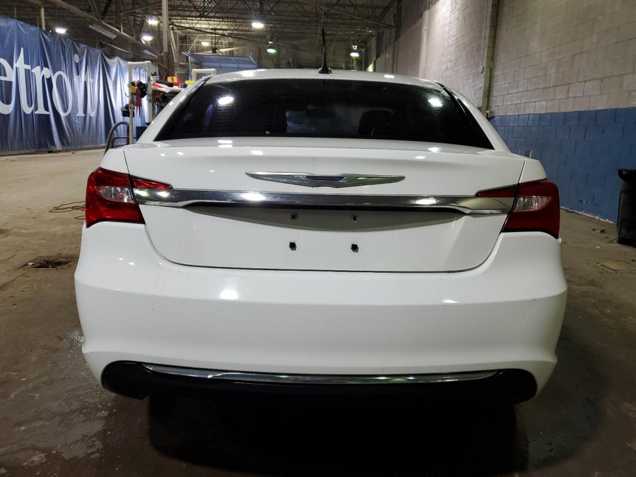 2012 Chrysler 200 VIN 1C3CCBCB3CN302651 Copart auction photo, vandalism damage thumbnail 6