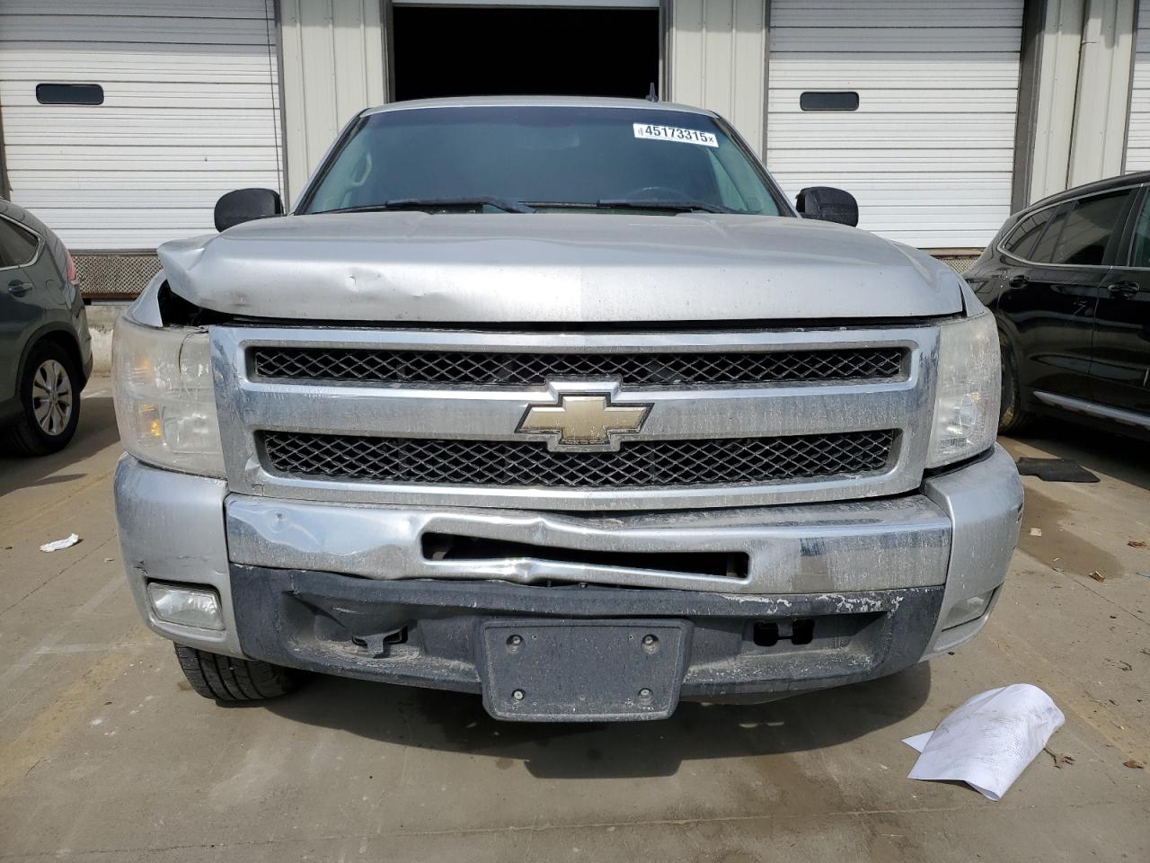 2011 Chevrolet Silverado VIN 1GCRCSE09BZ124009 Copart auction photo, front end / rear end damage thumbnail 5