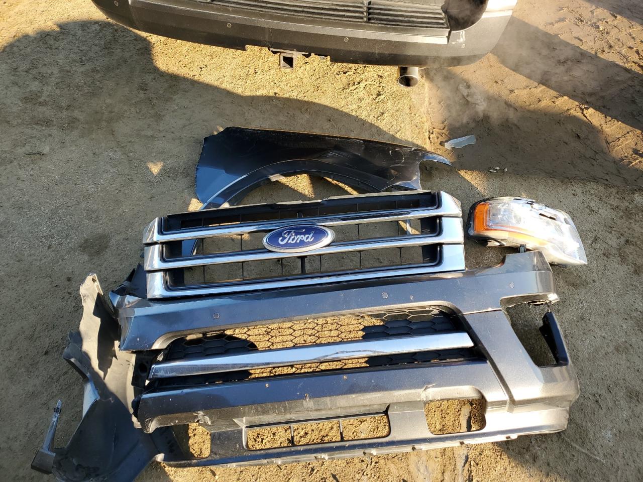 2017 Ford Expedition VIN 1FMJK2AT4HEA37209 Copart auction photo, front end damage thumbnail 13