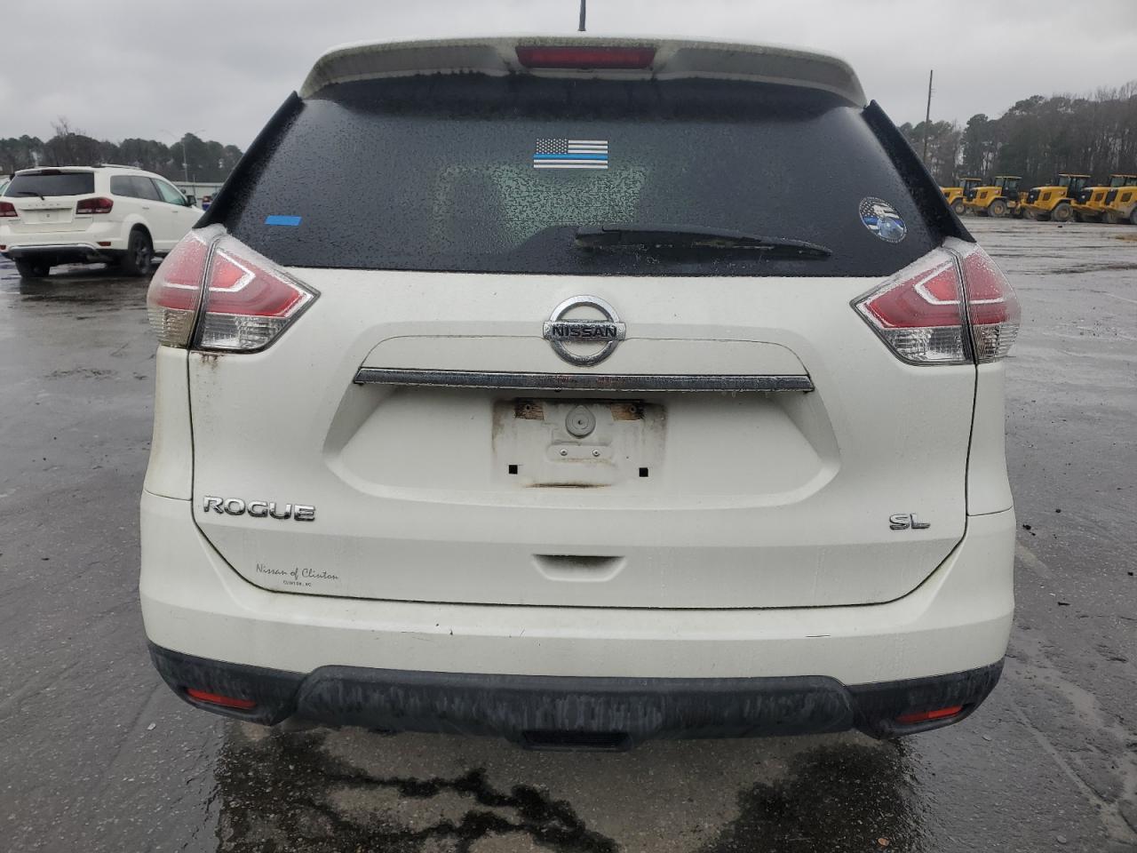 2015 Nissan Rogue VIN 5N1AT2MT4FC824520 Copart auction photo, water/flood damage thumbnail 6