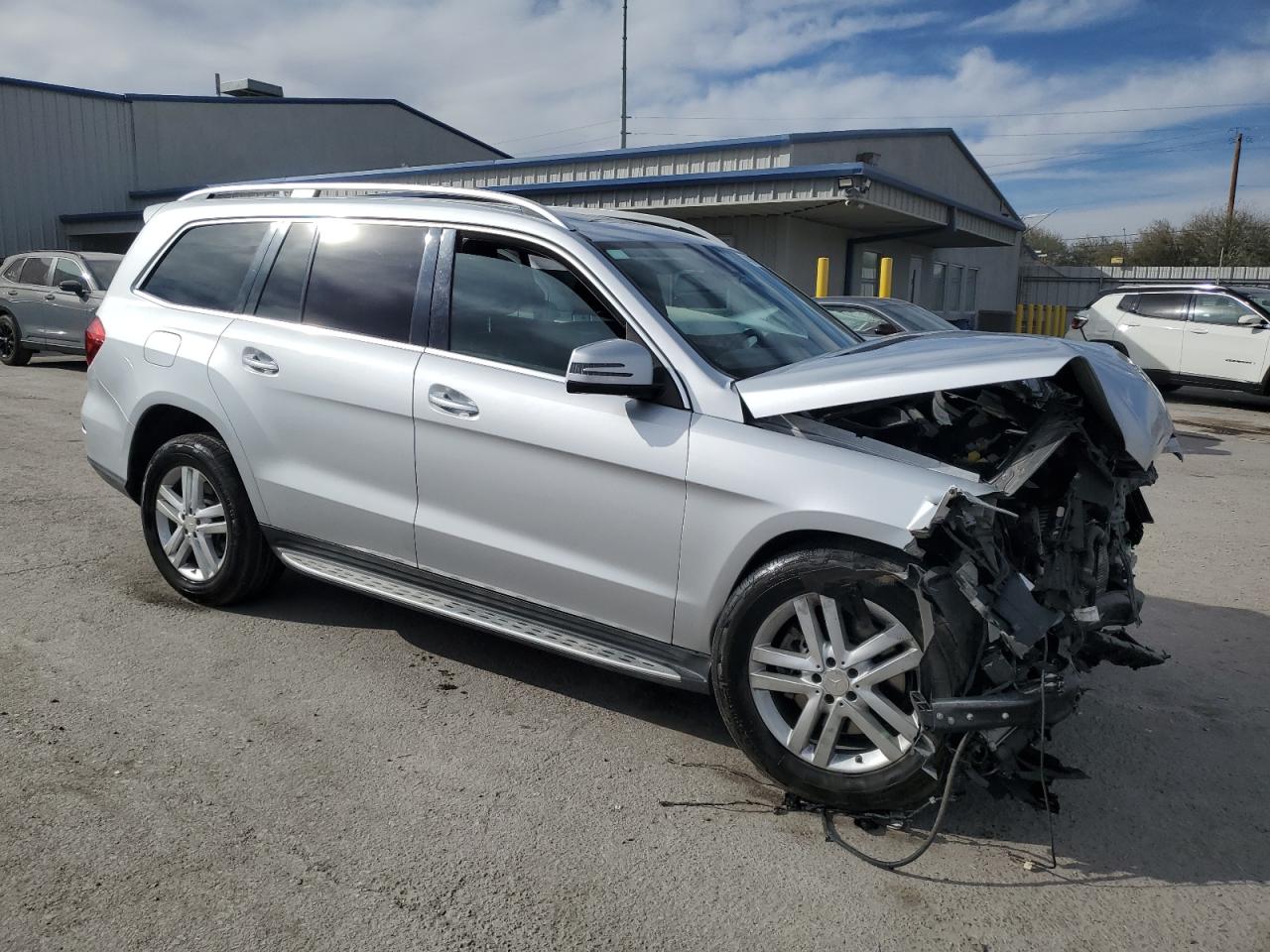 2014 Mercedes-Benz GL-klasse VIN 4JGDF7CE8EA370044 Copart auction photo, front end damage thumbnail 4