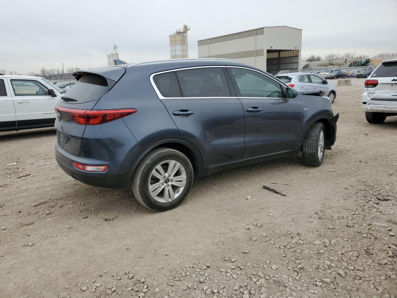 2019 KIA Sportage VIN KNDPMCAC8K7559884 Copart auction photo, mechanical / front end damage thumbnail 3