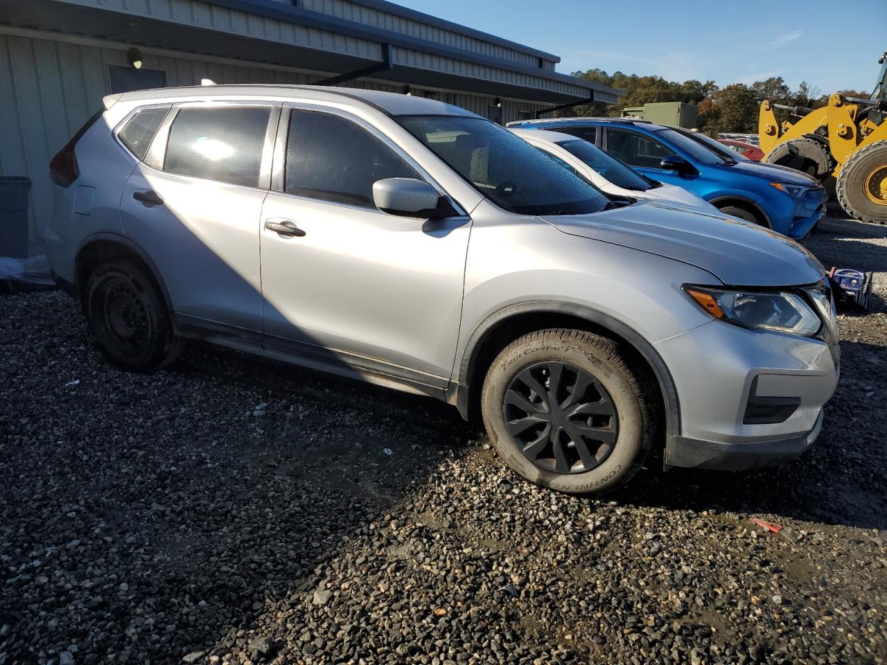 2018 Nissan Rogue VIN KNMAT2MT1JP556290 Copart auction photo, front end damage thumbnail 4