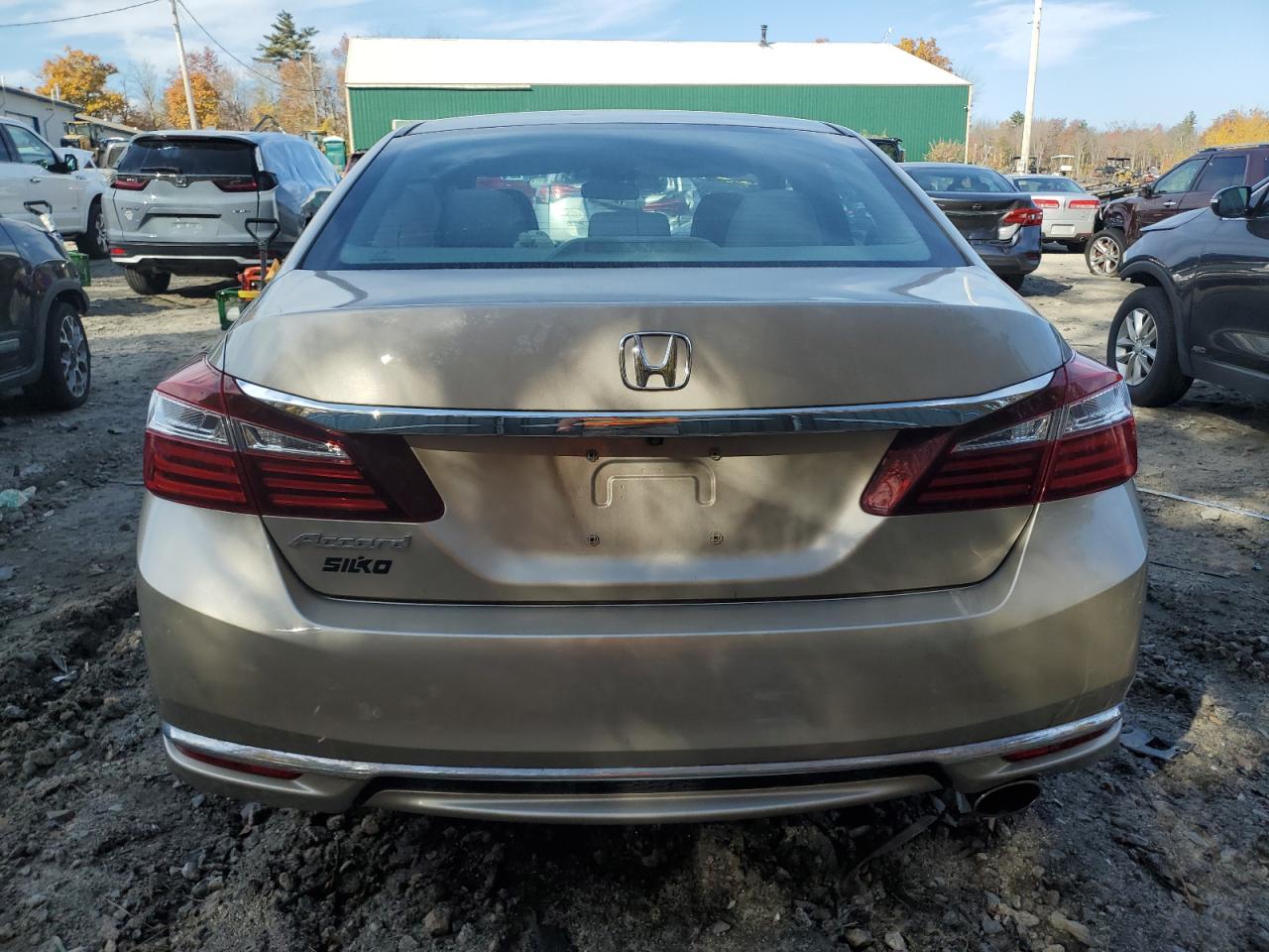 2017 Honda Accord VIN 1HGCR2F32HA177351 Copart auction photo, front end / minor dent/scratches damage thumbnail 6