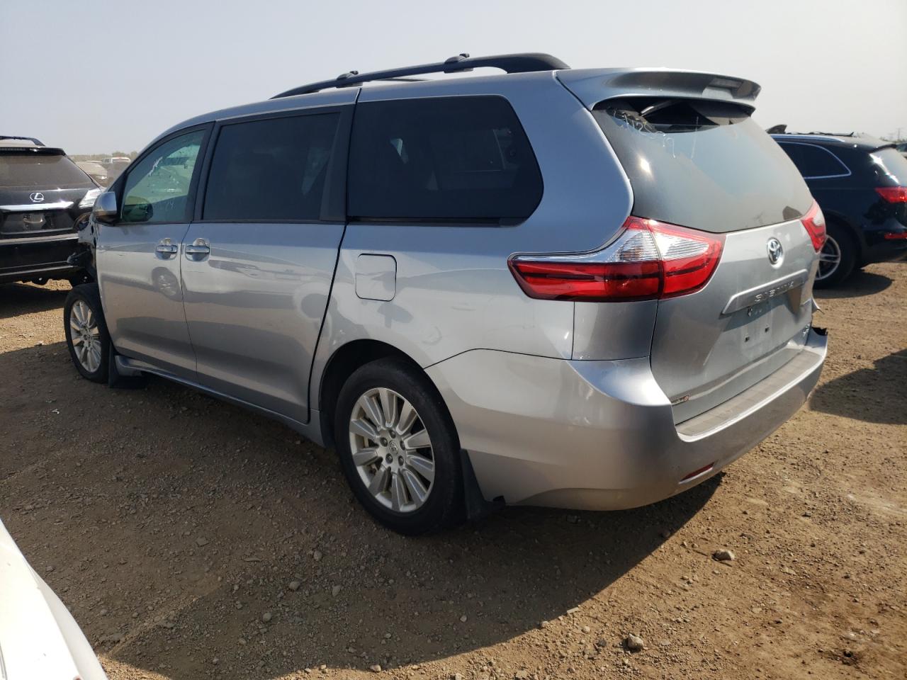 2017 Toyota Sienna VIN 5TDJZ3DC1HS158937 Copart auction photo, front end / rear end damage thumbnail 2