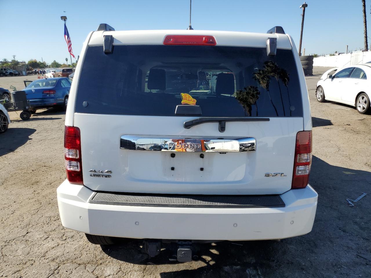 2008 Jeep Liberty (North America) VIN 1J8GN58K28W112884 Copart auction photo, front end / minor dent/scratches damage thumbnail 6