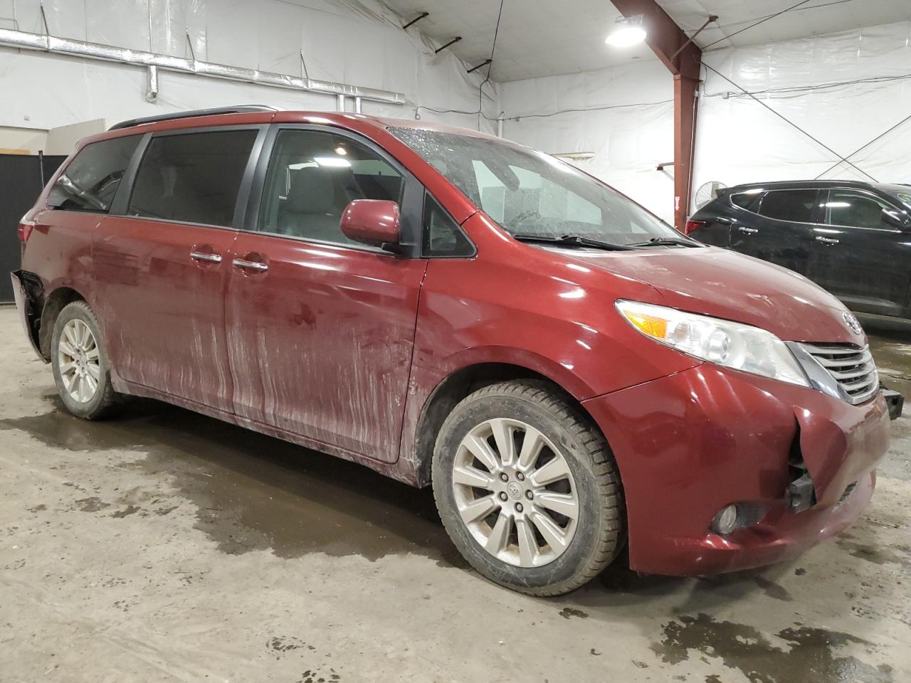 2015 Toyota Sienna VIN 5TDDK3DC6FS118478 Copart auction photo, rear end / front end damage thumbnail 4