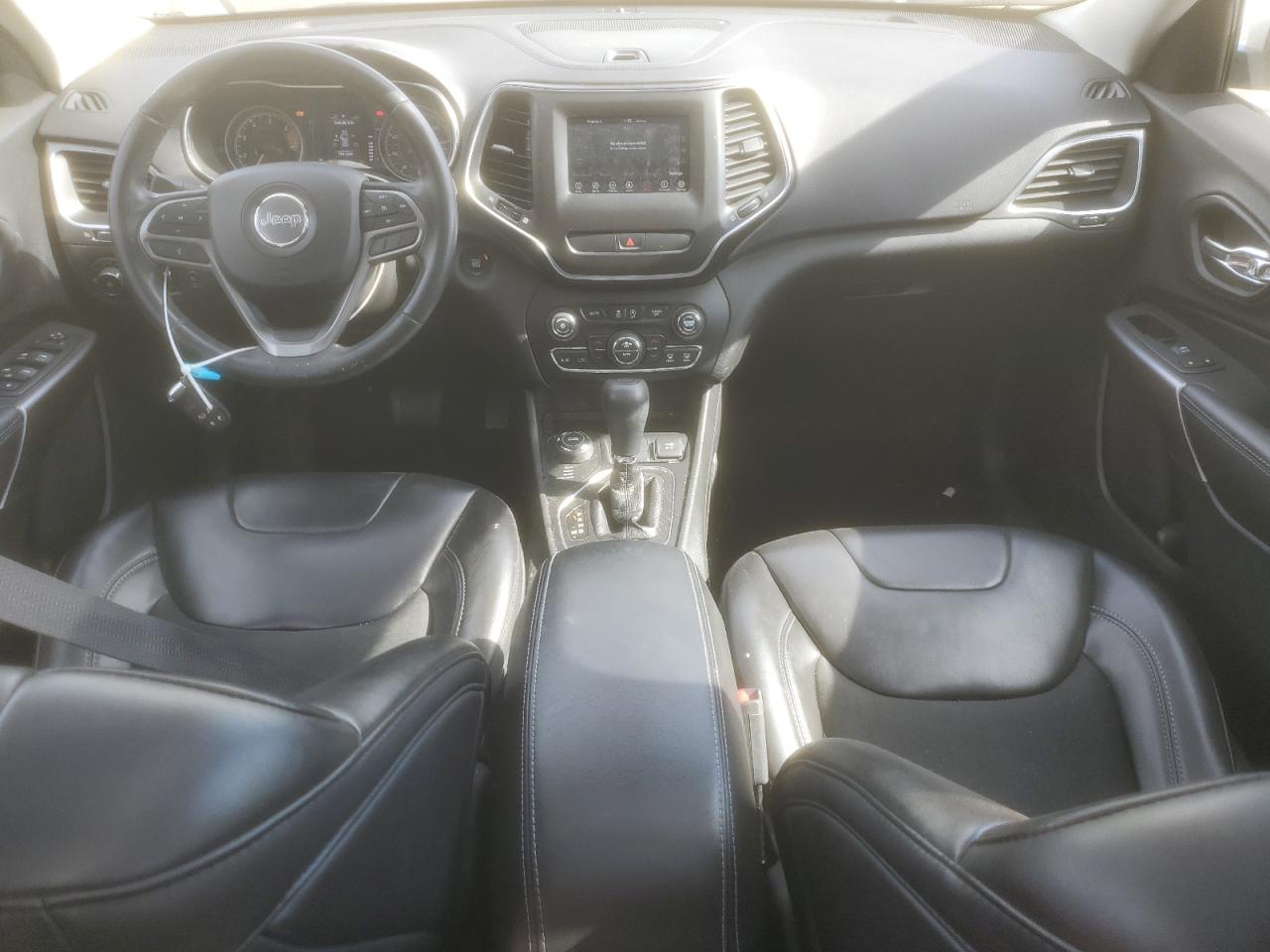 2019 Jeep Grand Cherokee VIN 1C4PJMLB3KD174785 Copart auction photo, front end / minor dent/scratches damage thumbnail 8