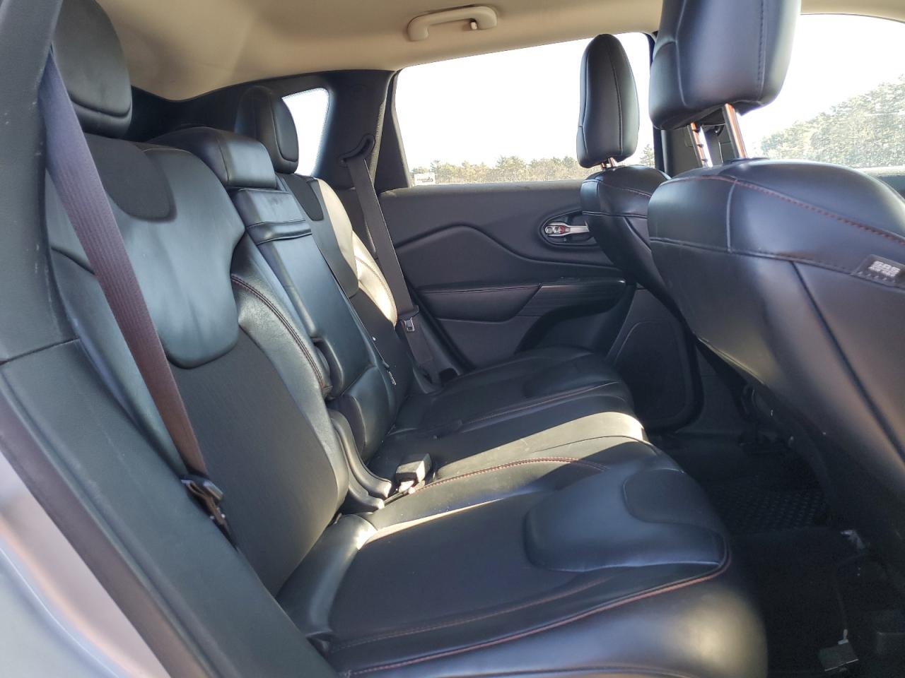 2015 Jeep Cherokee VIN 1C4PJMBSXFW634374 Copart auction photo, front end damage thumbnail 11