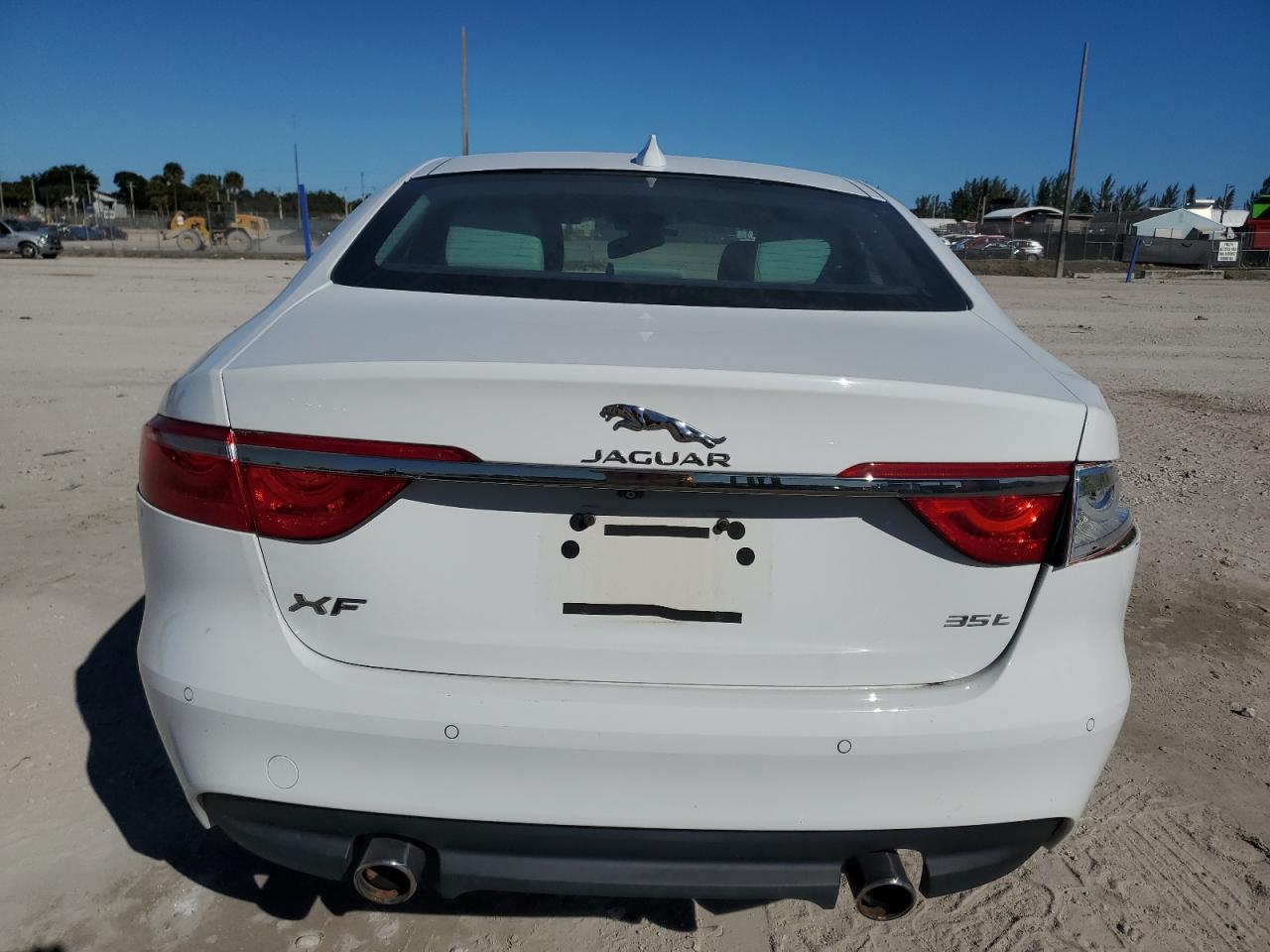 2016 Jaguar XF VIN SAJBE4BV6GCY03772 Copart auction photo, front end / minor dent/scratches damage thumbnail 6