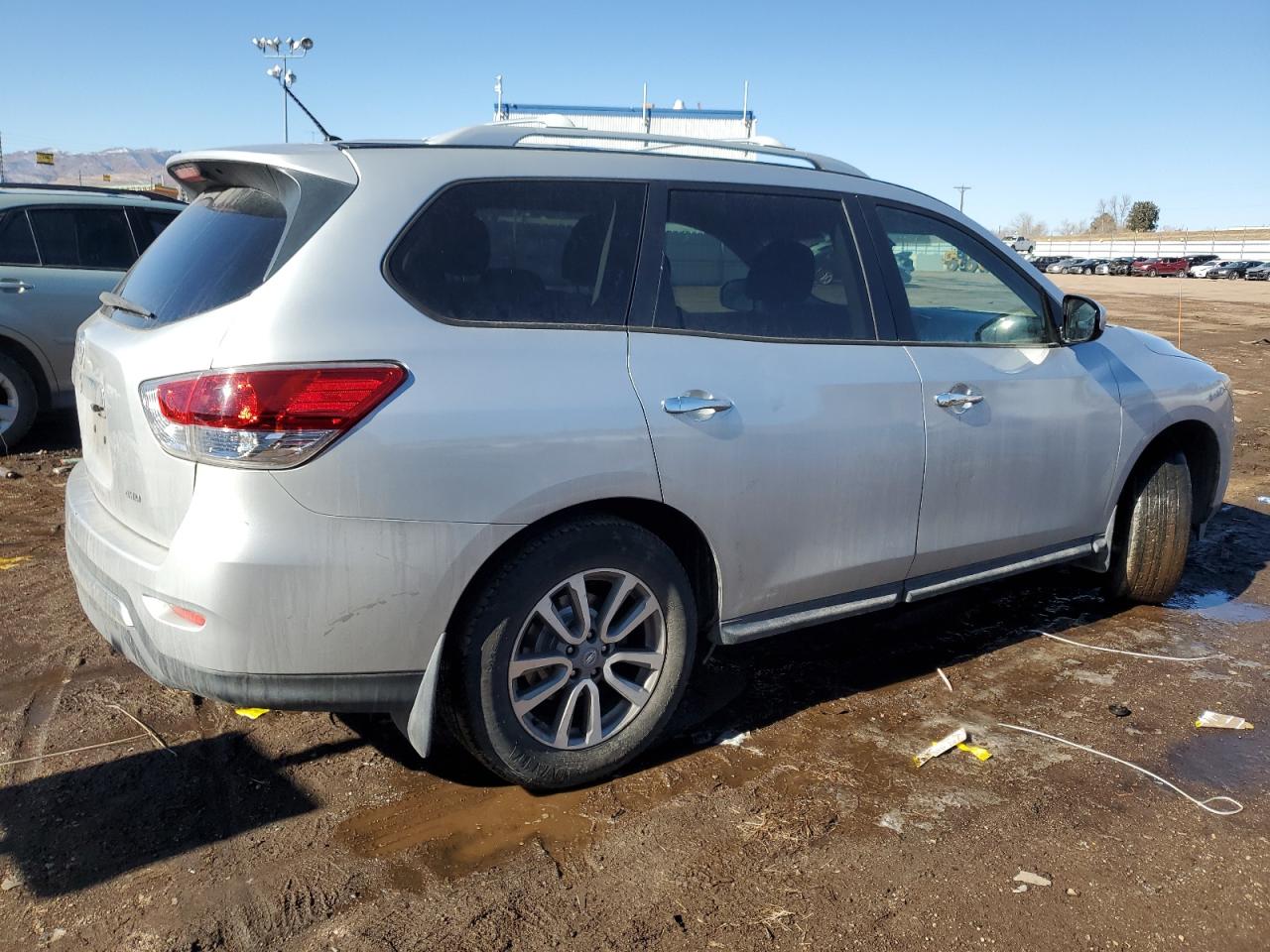 2015 Nissan Pathfinder VIN 5N1AR2MM3FC659597 Copart auction photo, front end / undercarriage damage thumbnail 3