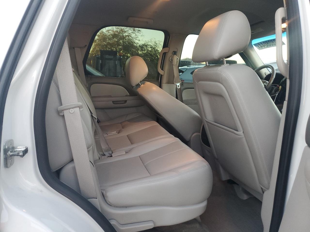2013 Chevrolet Tahoe VIN 1GNSKBE02DR261730 Copart auction photo, front end damage thumbnail 11