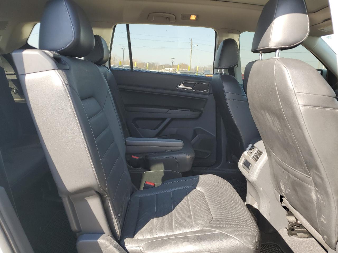 2019 Volkswagen Atlas VIN 1V2NR2CA0KC599798 Copart auction photo, front end / minor dent/scratches damage thumbnail 11