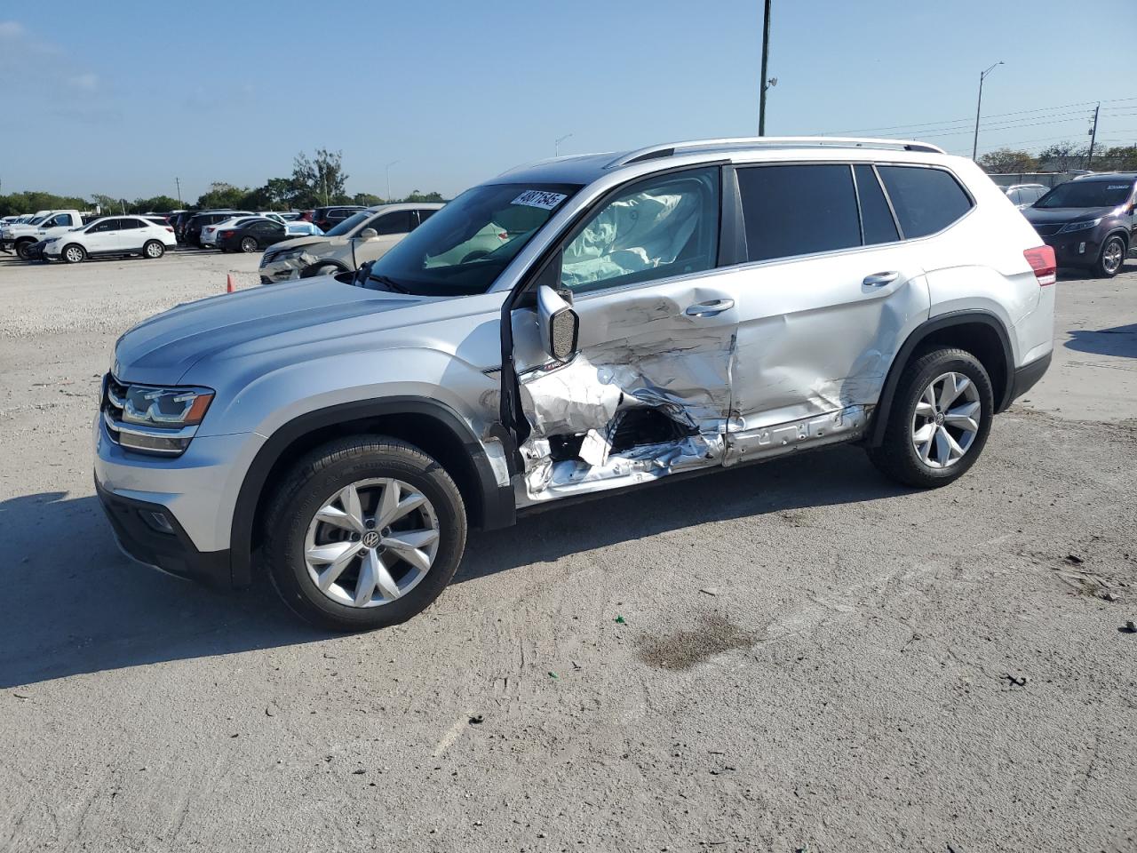 2018 Volkswagen Atlas VIN 1V2LR2CA3JC590843