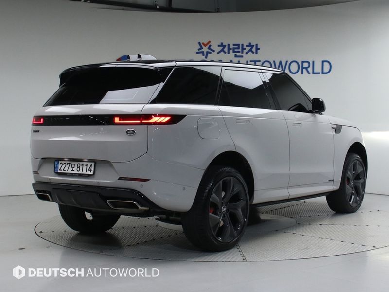 2023 Land Rover Range rover sport VIN SAL1A2BUXPA108409 Encar auction photo thumbnail 2