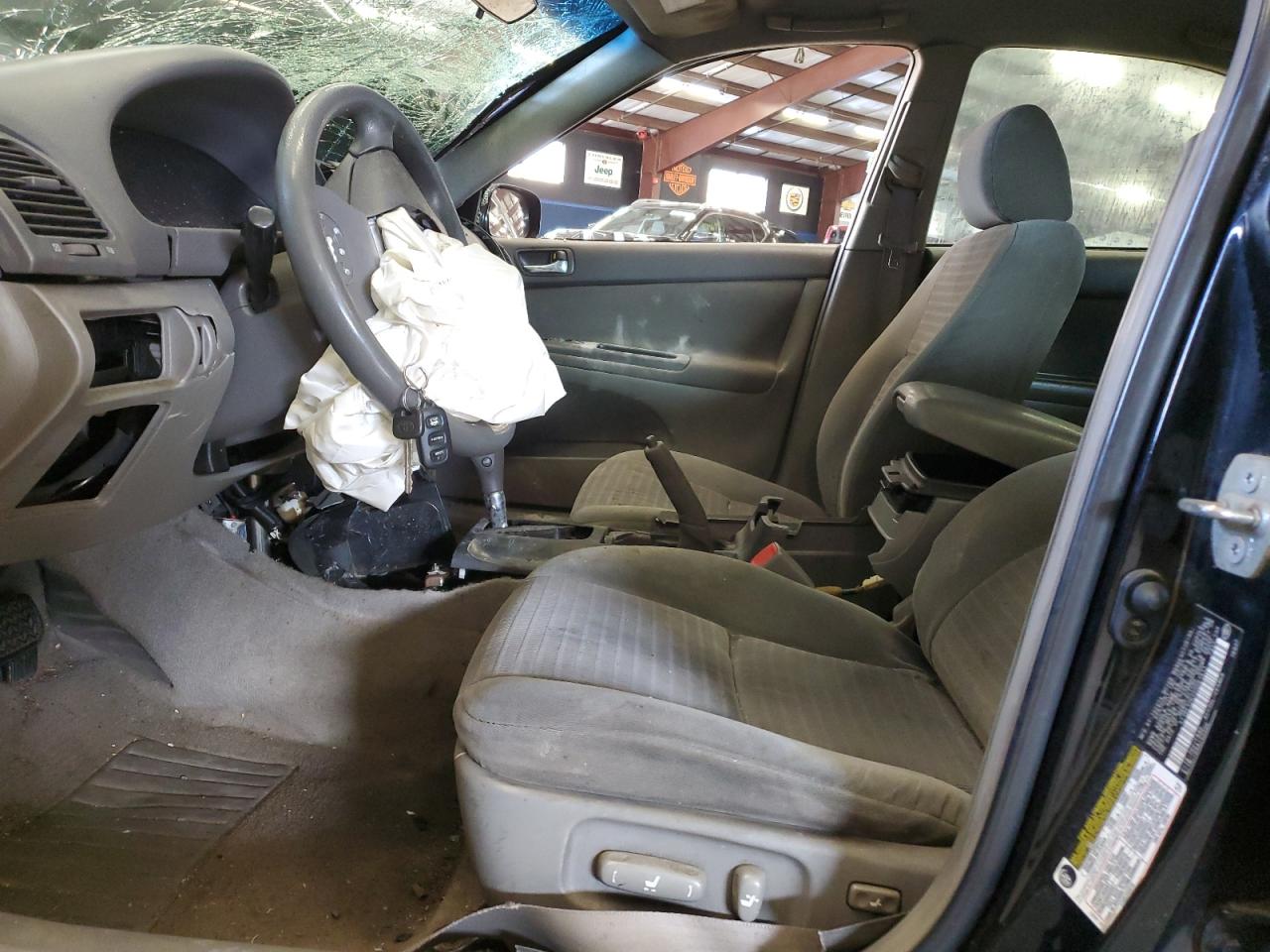2005 Toyota Camry VIN 4T1BE32K25U061811 Copart auction photo, front end / side damage thumbnail 7