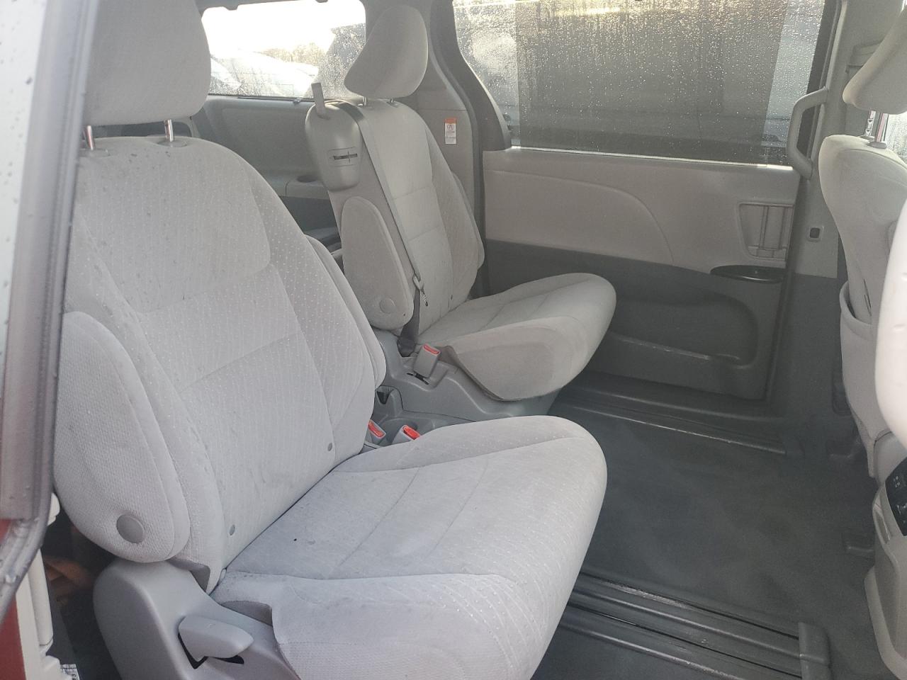 2019 Toyota Sienna VIN 5TDKZ3DC3KS016312 Copart auction photo, water/flood damage thumbnail 11