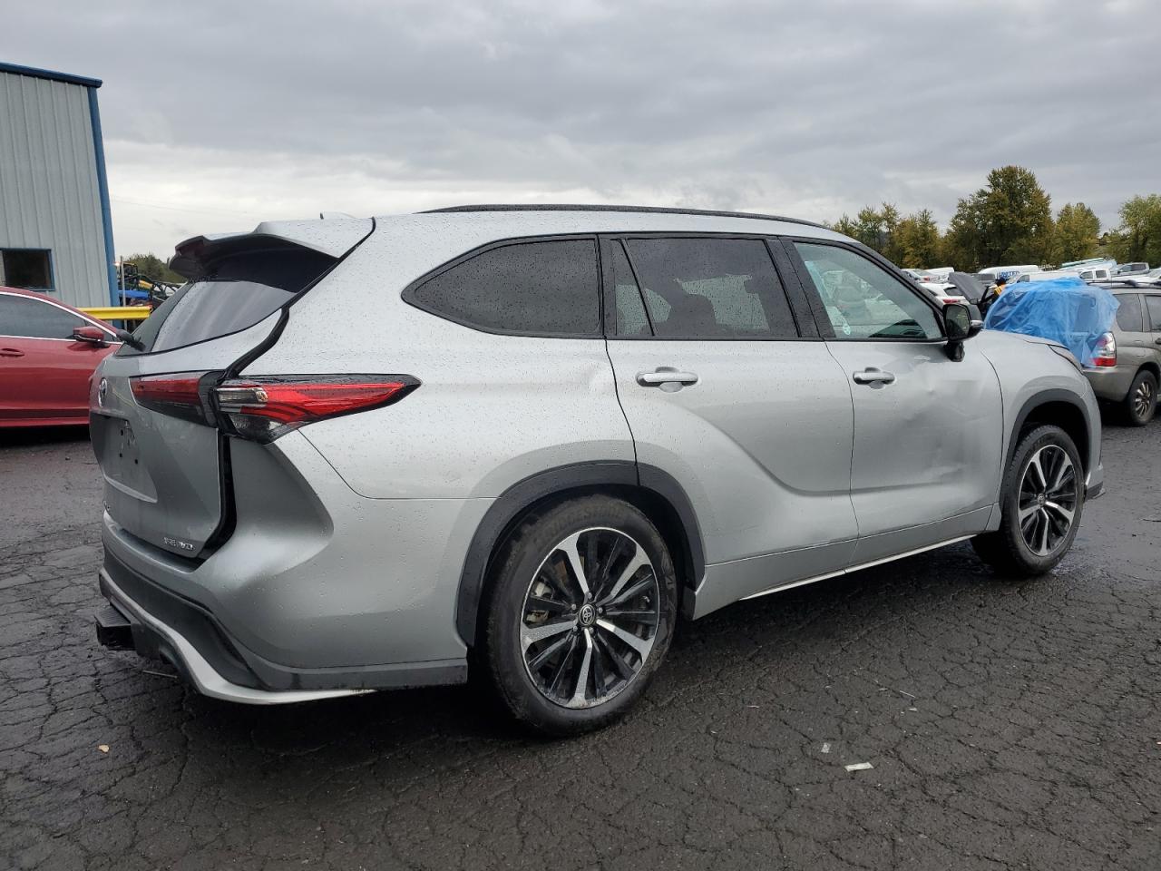 2022 Toyota Highlander VIN 5TDLZRBH4NS176239 Copart auction photo, side / undercarriage damage thumbnail 3