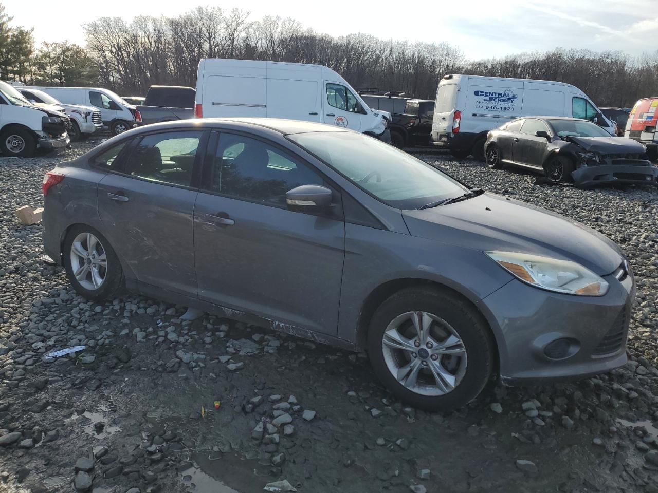 2014 Ford Focus VIN 1FADP3F24EL267807 Copart auction photo, side / rear end damage thumbnail 4