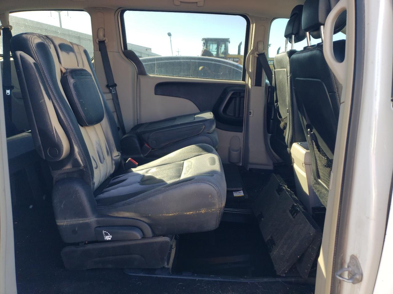 2016 Chrysler Town & Country VIN 2C4RC1BG9GR291659 Copart auction photo, water/flood / rear end damage thumbnail 11