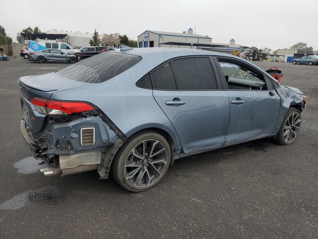 2020 Toyota Corolla VIN JTDP4RCE9LJ038629 Copart auction photo, front end / side damage thumbnail 3