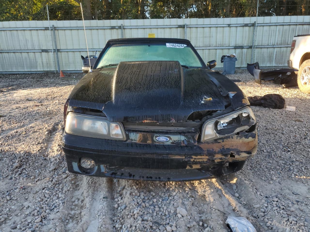 1989 Ford Mustang VIN 1FABP45EXKF257057 Copart auction photo, side / front end damage thumbnail 5