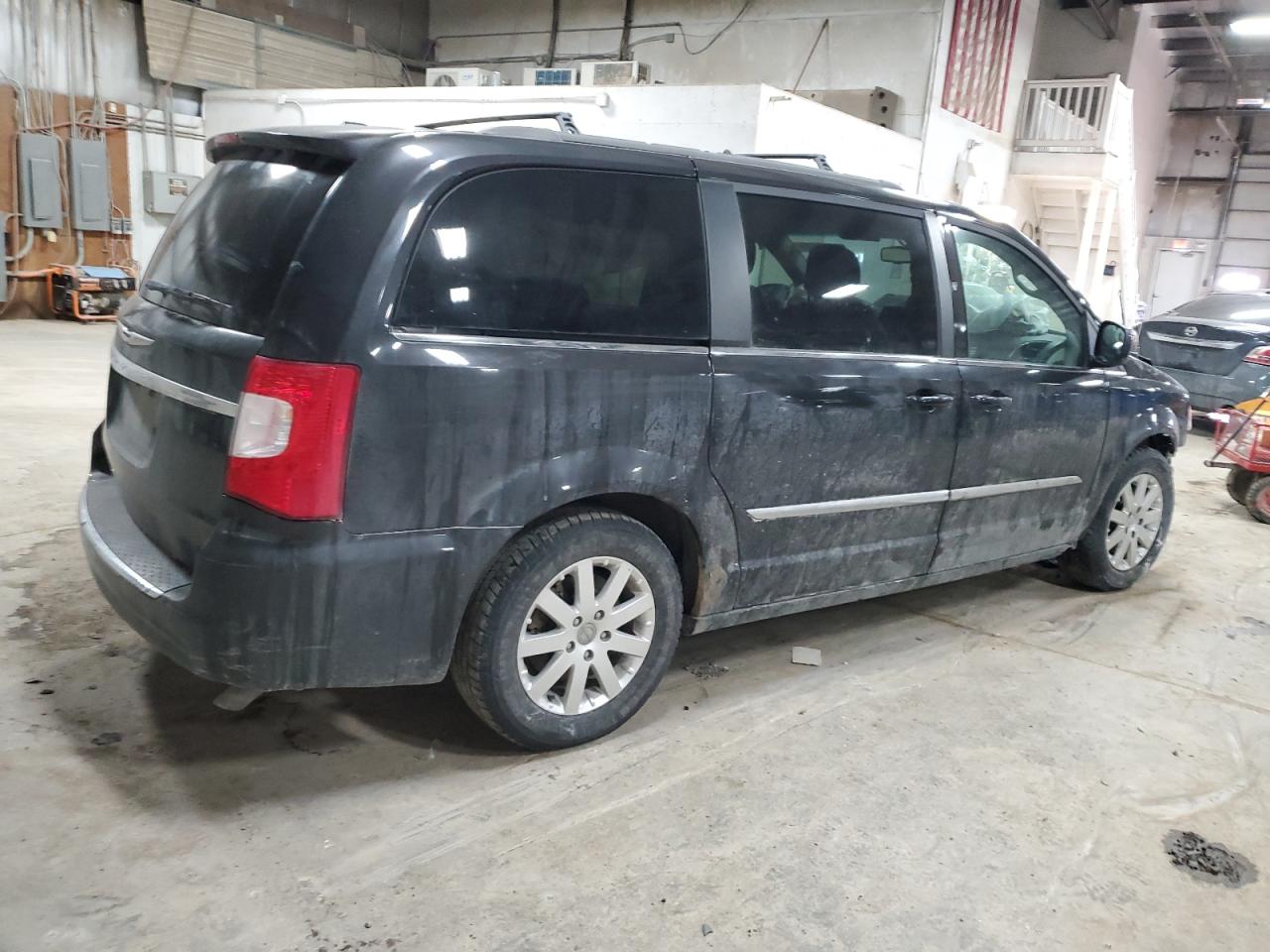 2014 Chrysler Town & Country VIN 2C4RC1BG4ER449449 Copart auction photo, front end / side damage thumbnail 3