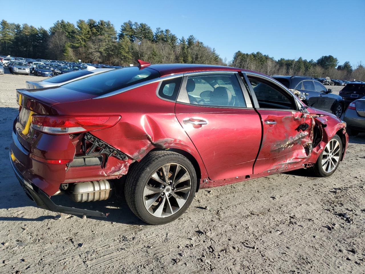 2019 KIA Optima VIN 5XXGT4L35KG298632 Copart auction photo, side damage thumbnail 3