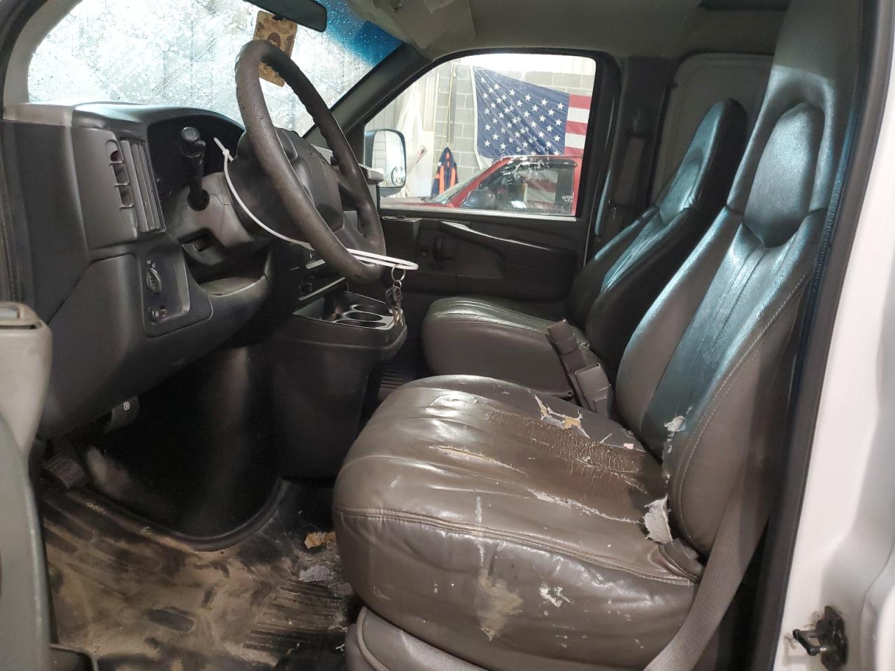2003 GMC Savana VIN 1GTGG25U731154379 Copart auction photo, all over damage thumbnail 7