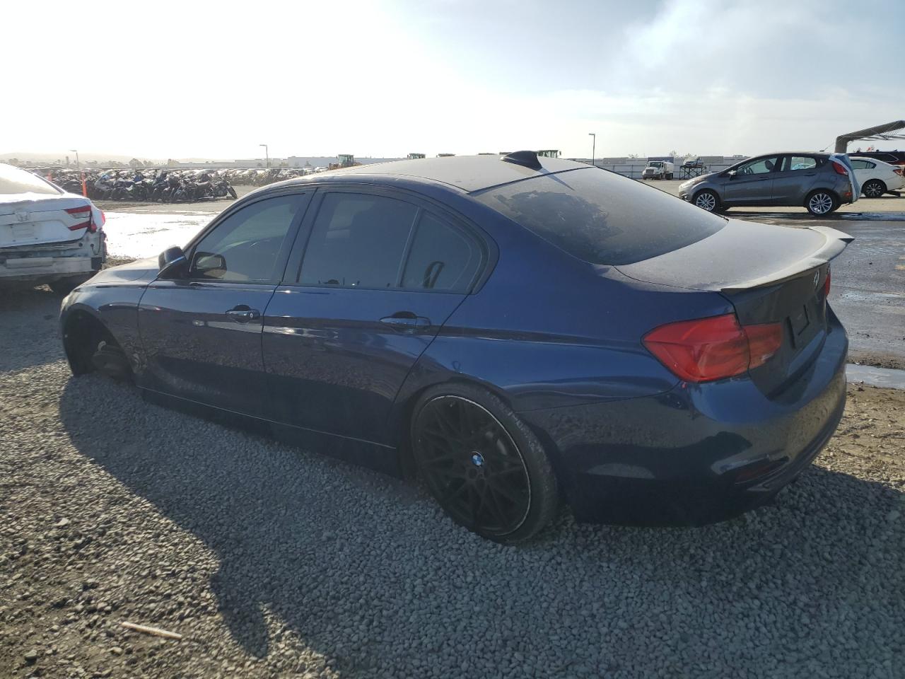 2016 BMW 3er VIN WBA8E9C58GK645801 Copart auction photo, front end / minor dent/scratches damage thumbnail 2