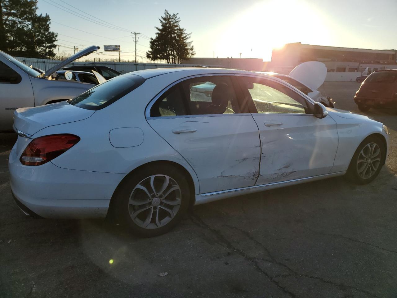 2015 Mercedes-Benz C-klasse VIN 55SWF4JB2FU074691 Copart auction photo, side damage thumbnail 3