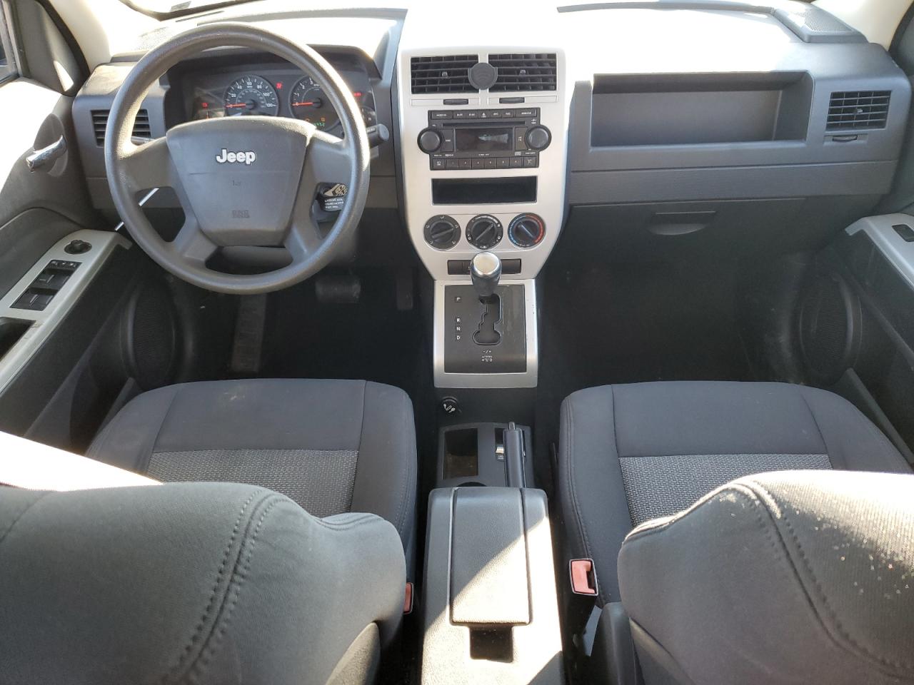 2008 Jeep Liberty (Patriot) VIN 1J8FF28W88D713514 Copart auction photo, front end / minor dent/scratches damage thumbnail 8