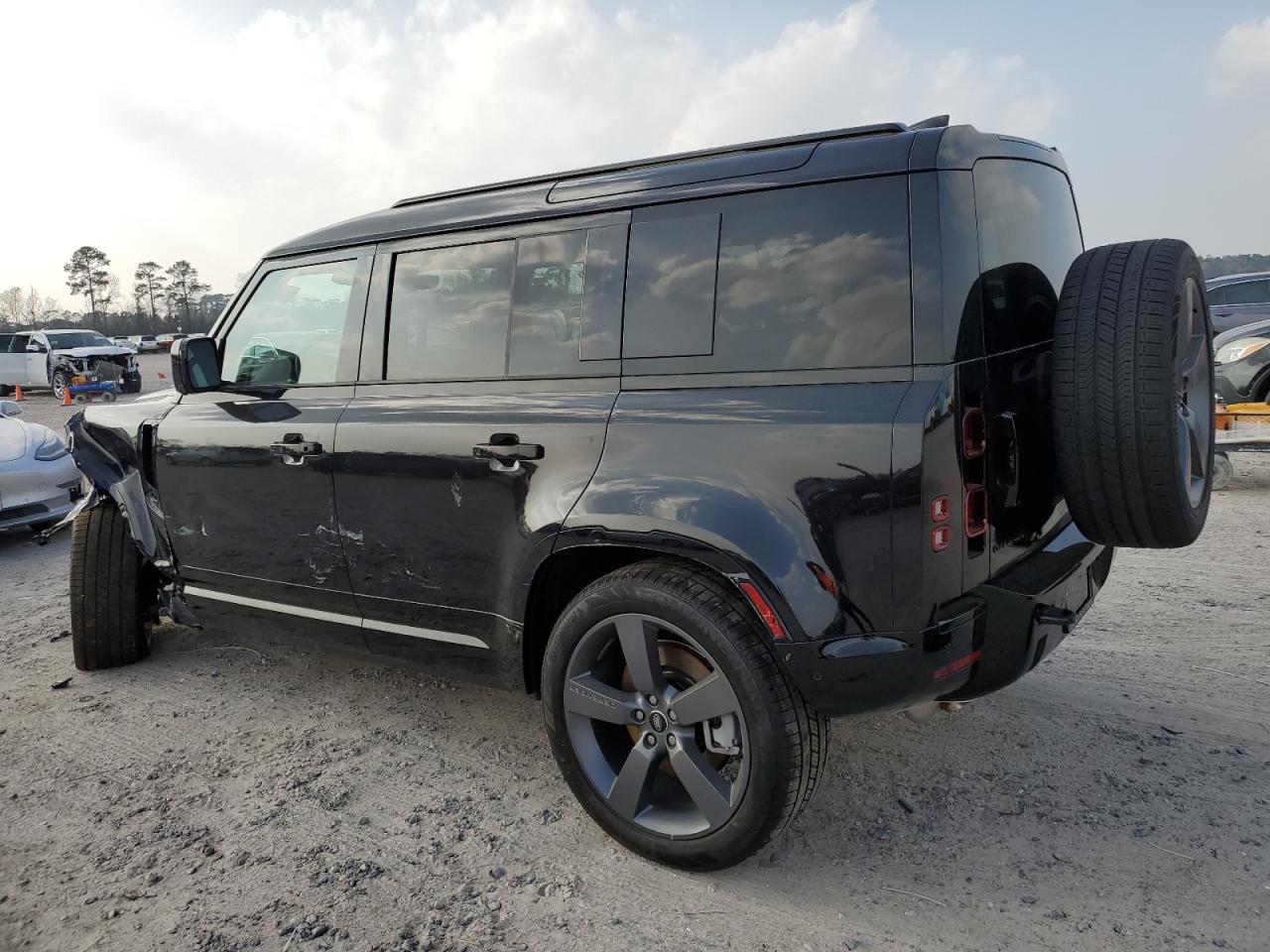 2025 Land Rover Defender VIN SALE27EU5S2387925 Copart auction photo, front end / side damage thumbnail 2