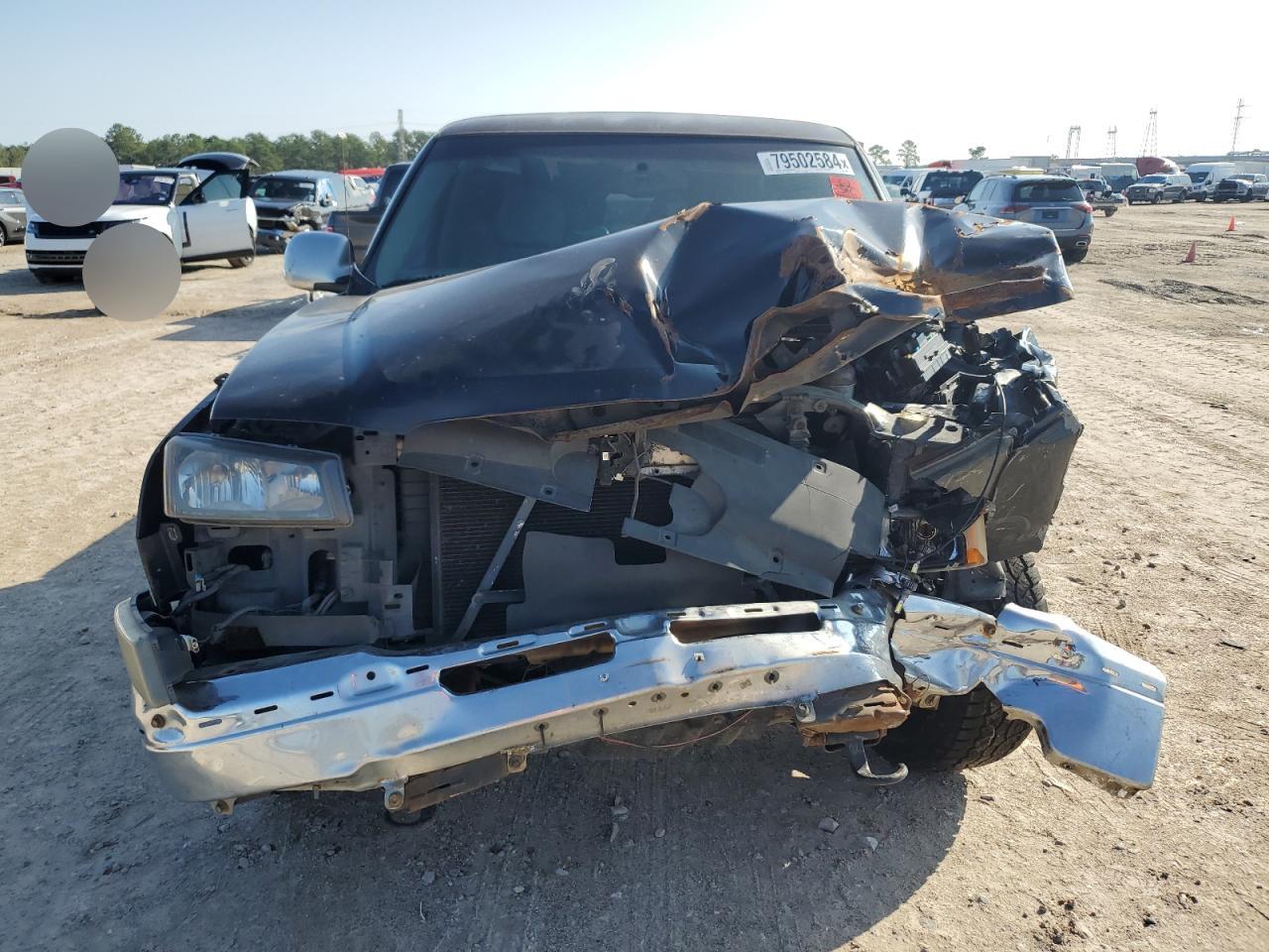 2003 Chevrolet Silverado VIN 2GCEC19VX31241087 Copart auction photo, all over damage thumbnail 5