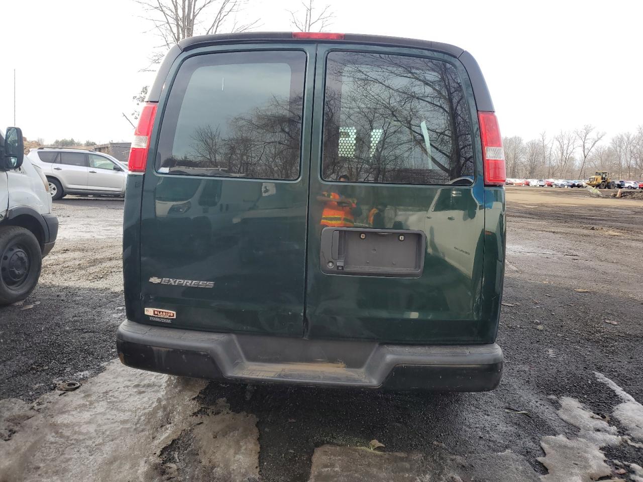 2016 Chevrolet Express VIN 1GCWGAFF0G1178955 Copart auction photo, minor dent/scratches damage thumbnail 6