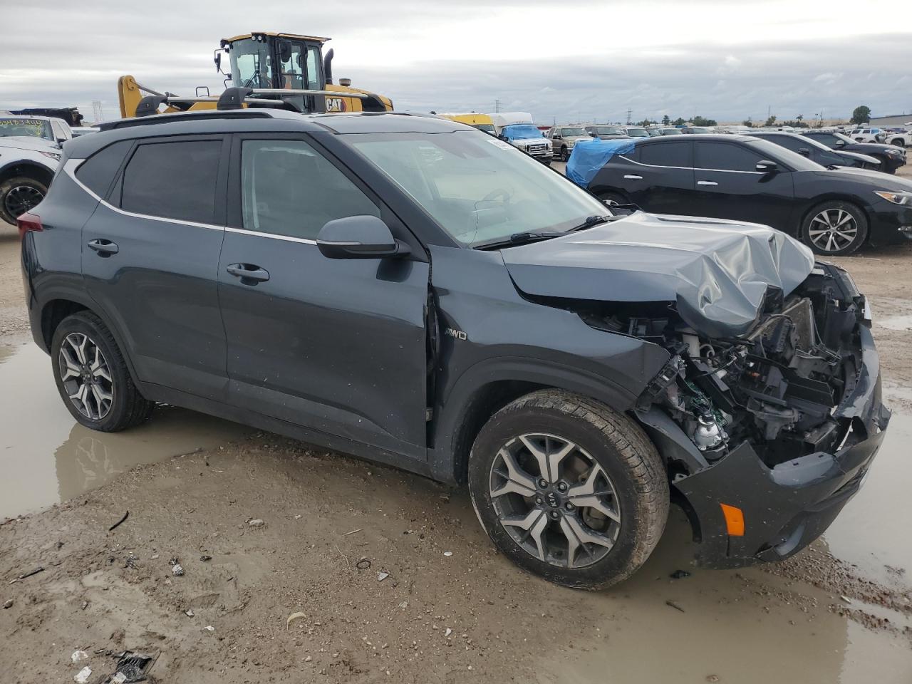 2021 KIA Seltos VIN KNDERCAA6M7226285 Copart auction photo, front end damage thumbnail 4