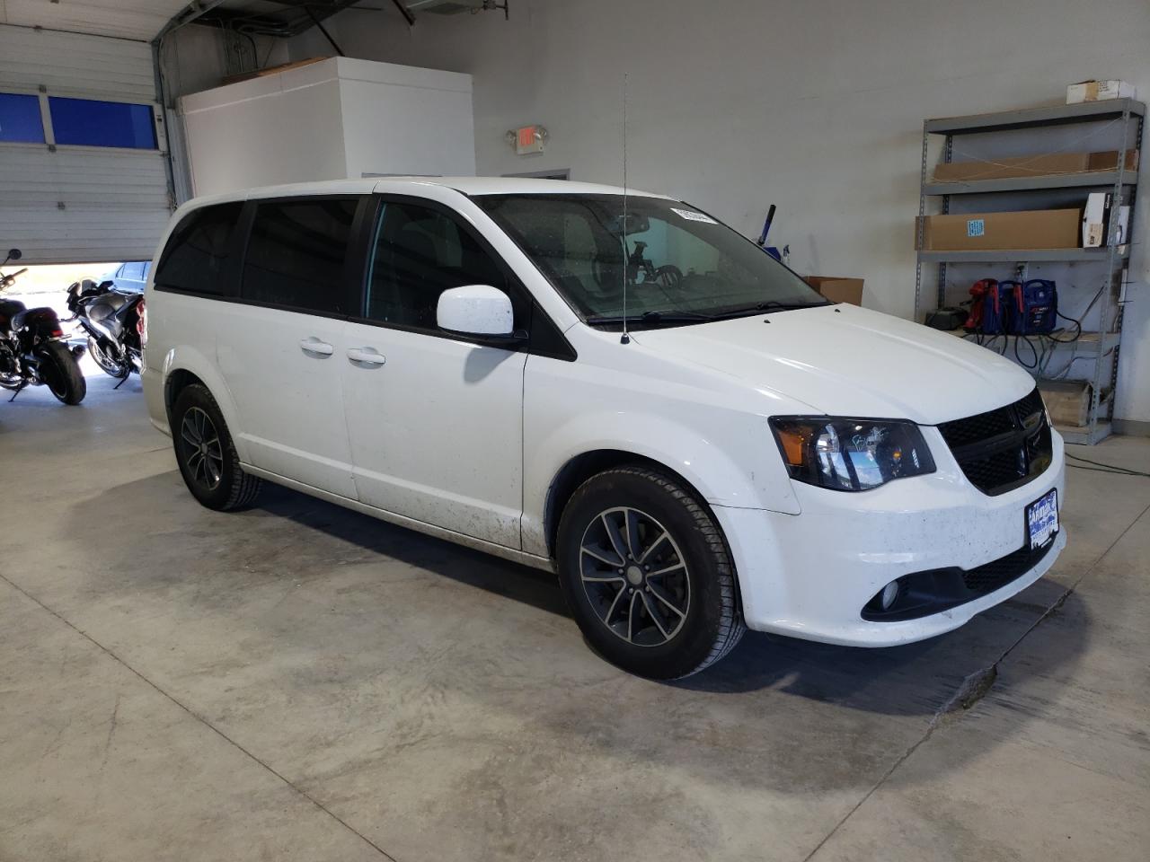 2014 Dodge Caravan VIN 2C4RDGCG3ER122796 Copart auction photo, front end / minor dent/scratches damage thumbnail 4