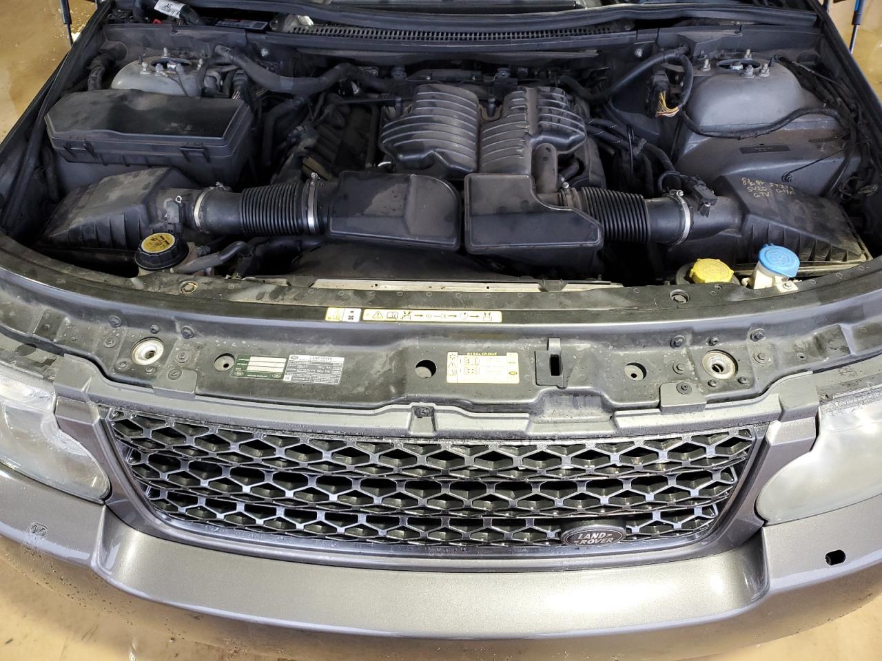 2011 Land Rover Range Rover VIN SALMF1D44BA336548 Copart auction photo, minor dent/scratches damage thumbnail 13