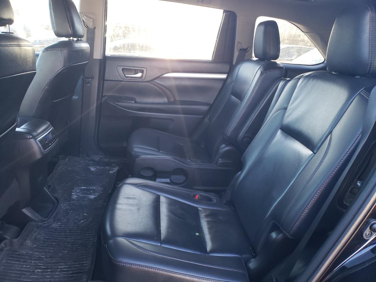 2019 Toyota Highlander VIN 5TDJZRFH6KS952416 Copart auction photo, side damage thumbnail 11