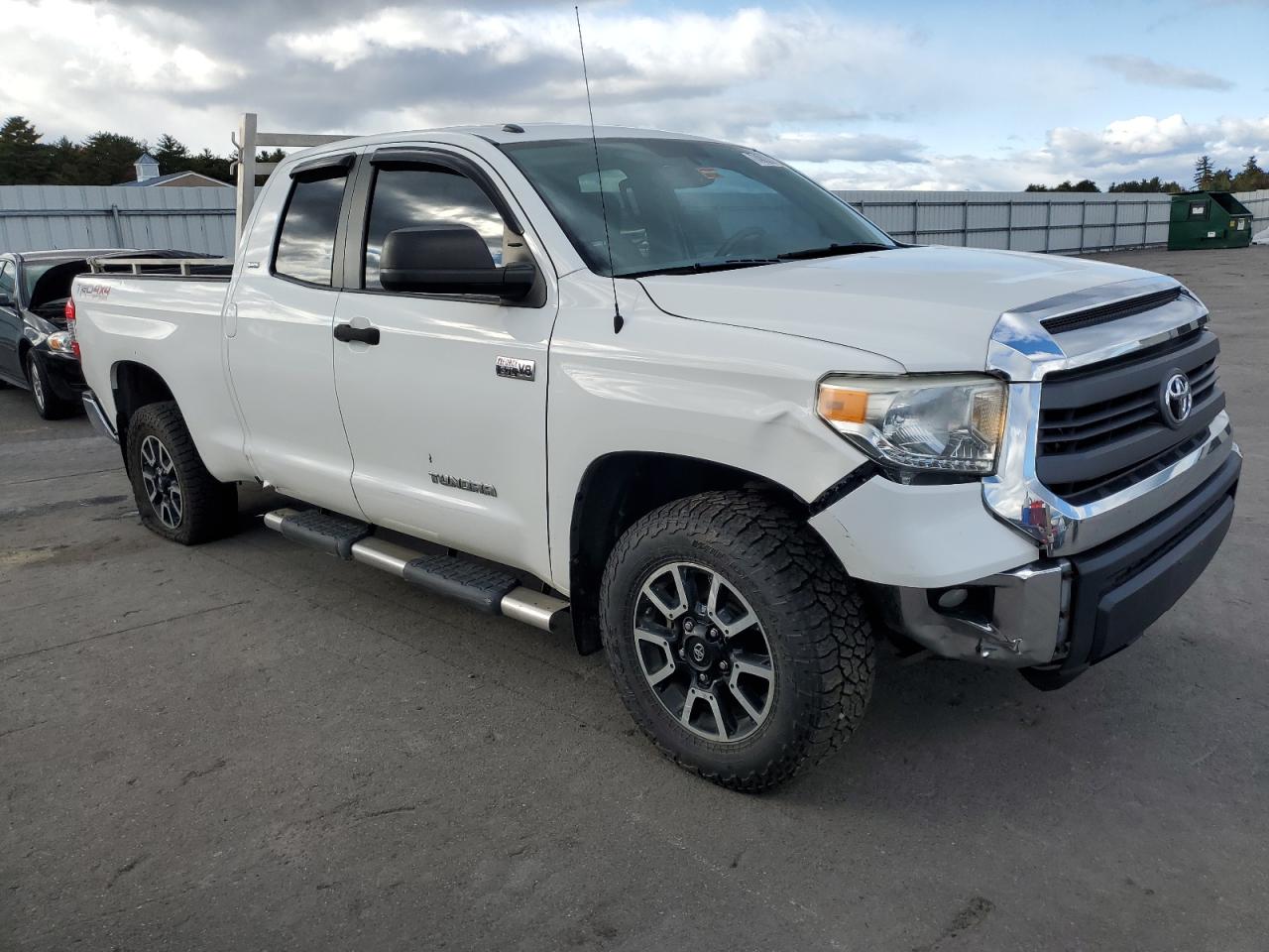 2014 Toyota Tundra VIN 5TFUY5F18EX342561 Copart auction photo, side / front end damage thumbnail 4