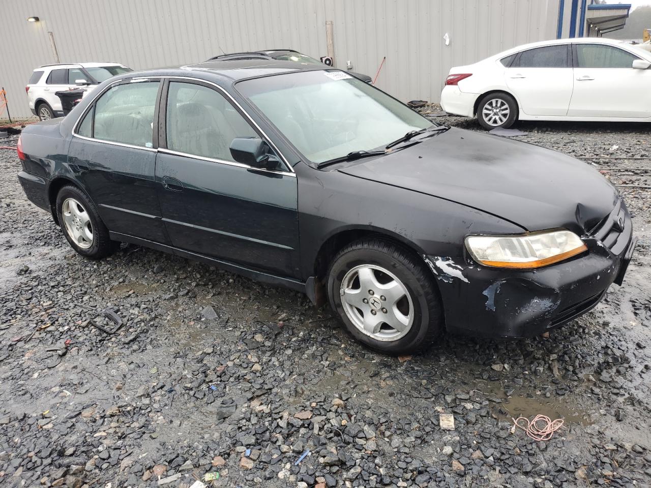 2000 Honda Accord VIN 1HGCG1656YA018804 Copart auction photo, side / front end damage thumbnail 4