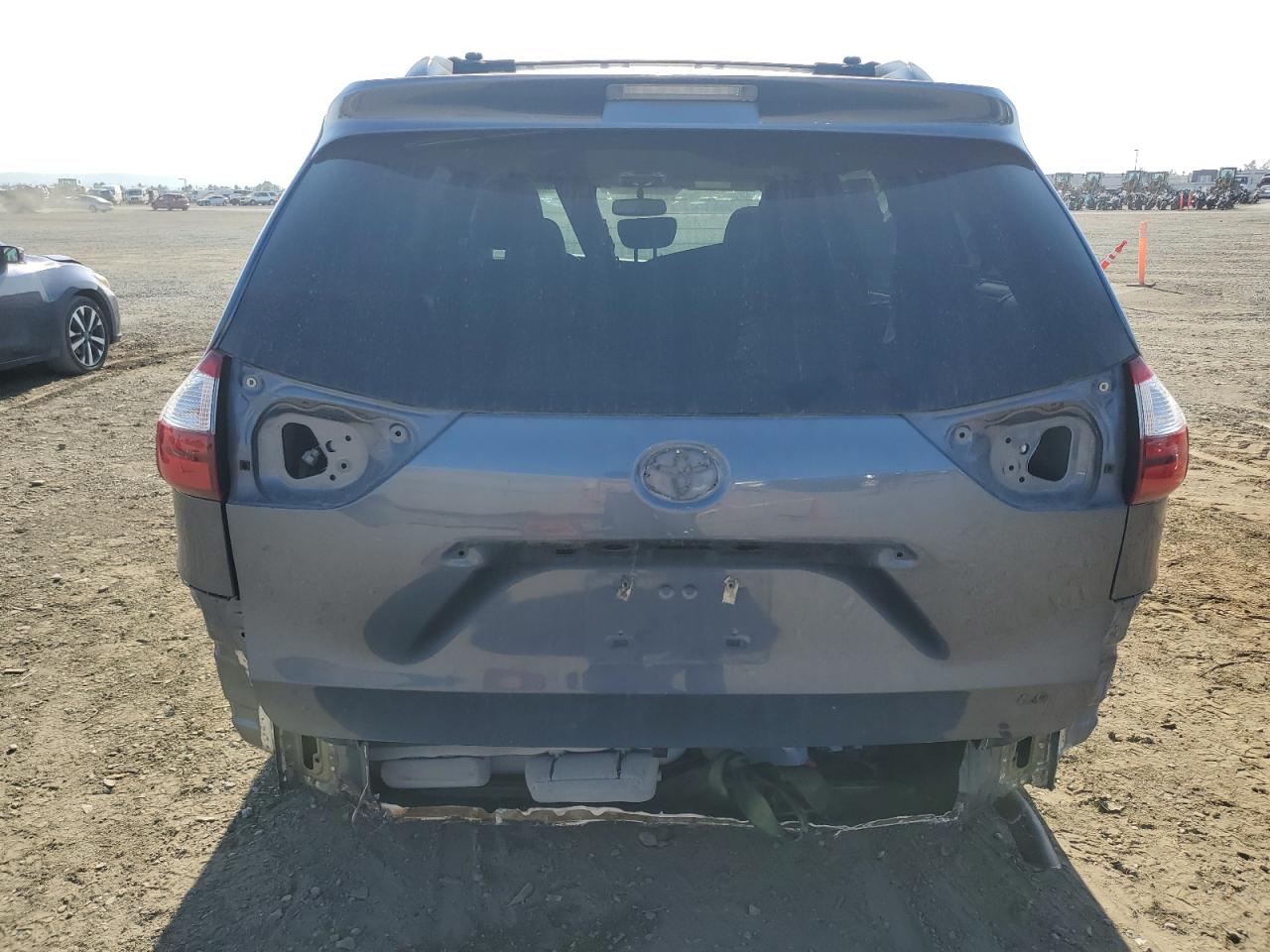2016 Toyota Sienna VIN 5TDKK3DC7GS712263 Copart auction photo, rear end damage thumbnail 6