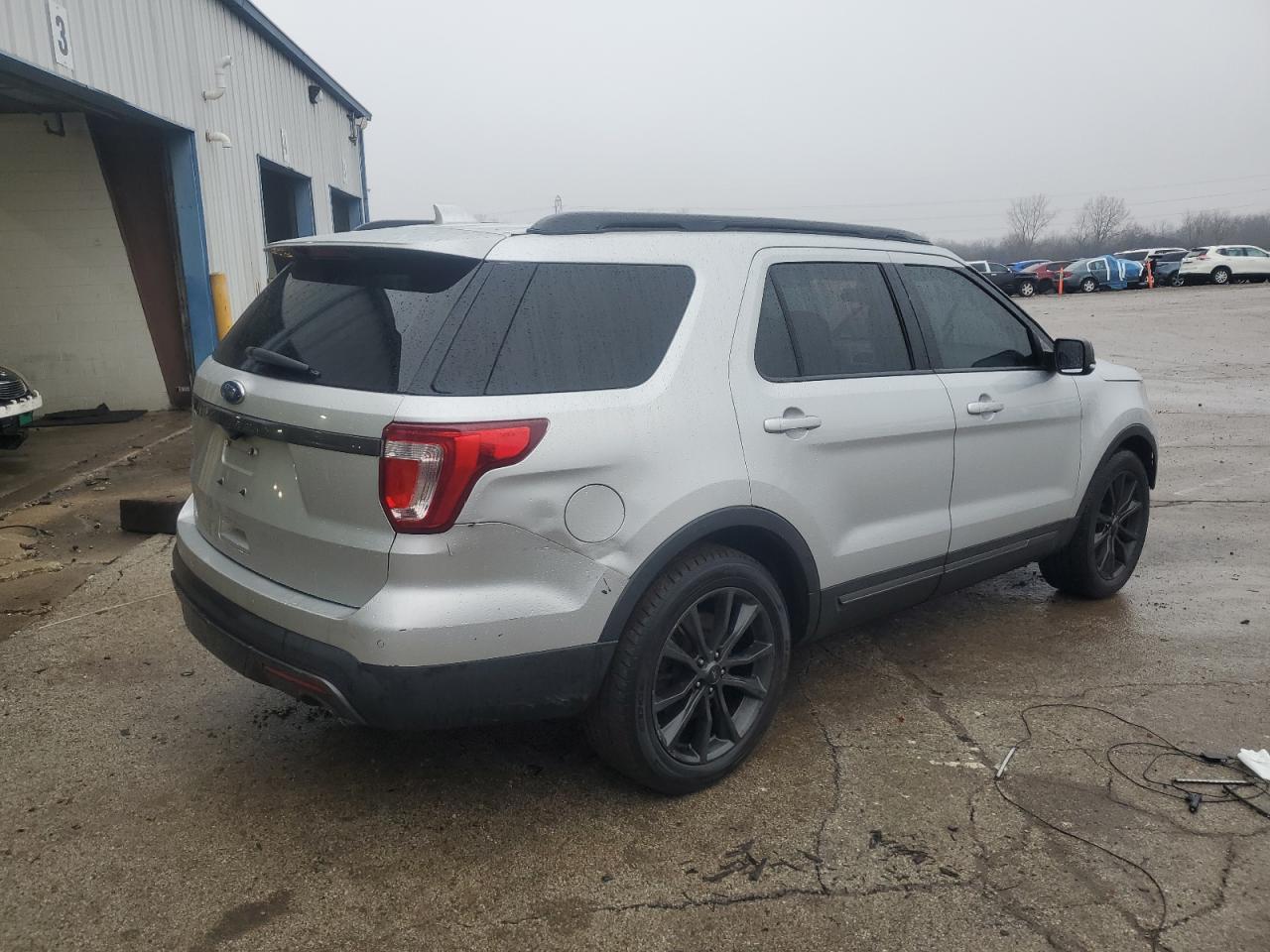 2017 Ford Explorer VIN 1FM5K7D81HGD38854 Copart auction photo, front end damage thumbnail 3