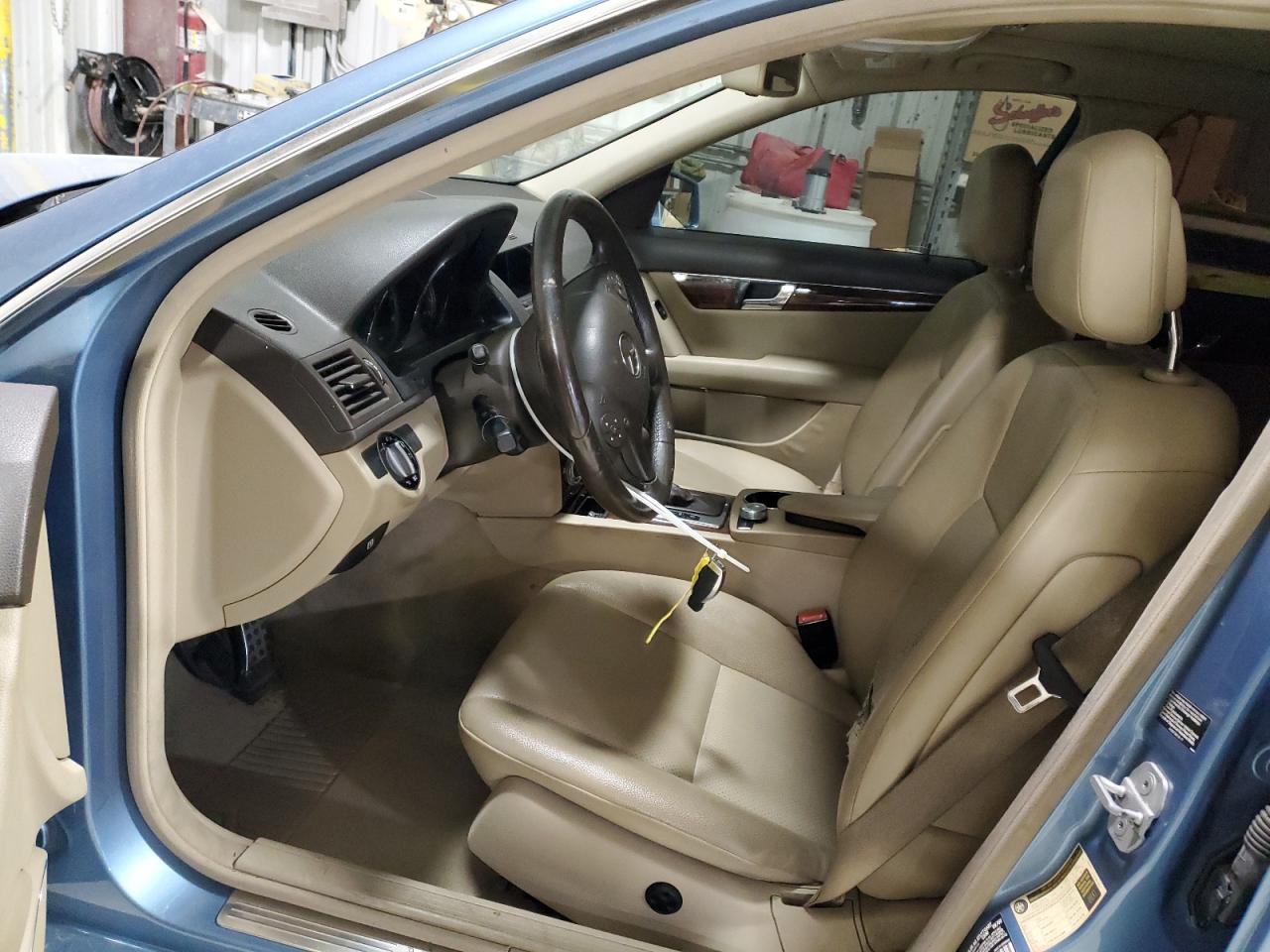 2010 Mercedes-Benz C-klasse VIN WDDGF8BB5AF404233 Copart auction photo, front end / minor dent/scratches damage thumbnail 7